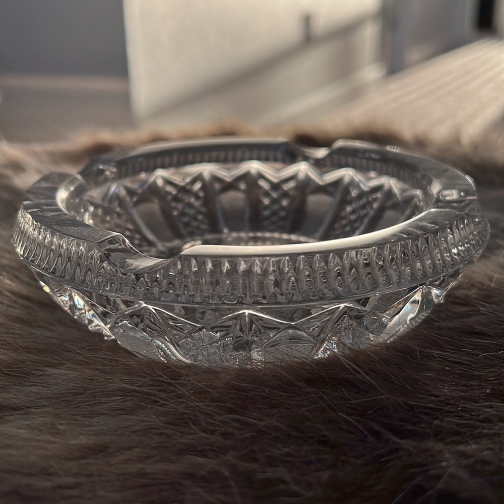 Antique lead crystal ash tray / jewelry dish / catch all - Picture 2 of 3